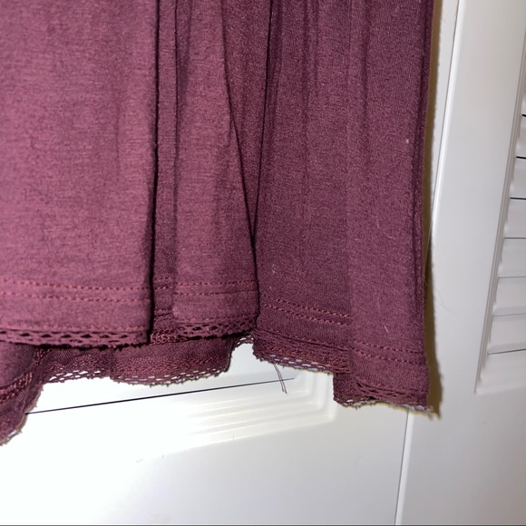 AE 🦅 Burgundy Lace Sleeveless Dress - Picture 4 of 7